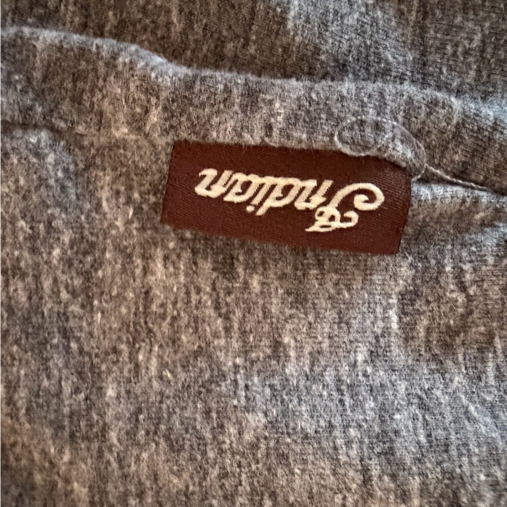 Indian motorcycle Gray T-Shirt with Red Graphic - Picture 2 of 4